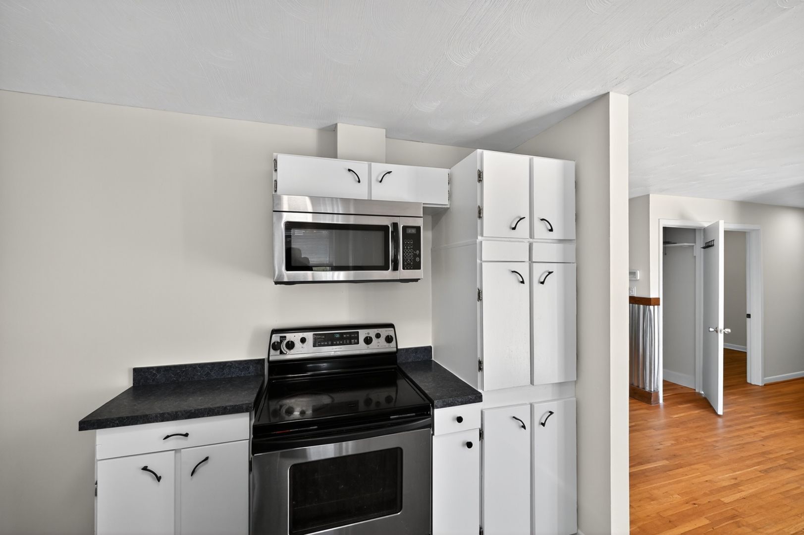 Building Photo - 1580 N Honeycutt St