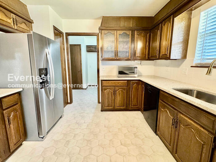 Building Photo - 11811 E 91st St