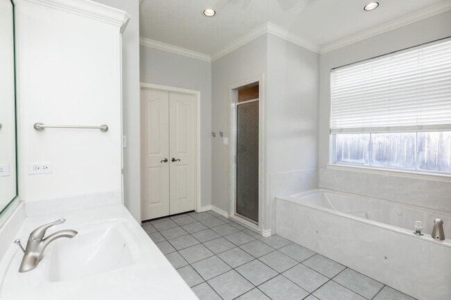 Building Photo - 6235 Gracemount Ln