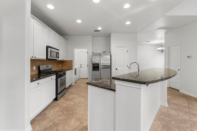 Building Photo - 18613 Falcon Pointe Blvd