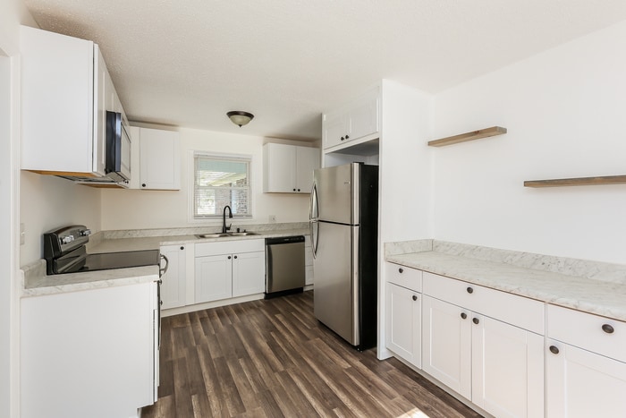 Building Photo - 126 Saturn Ln