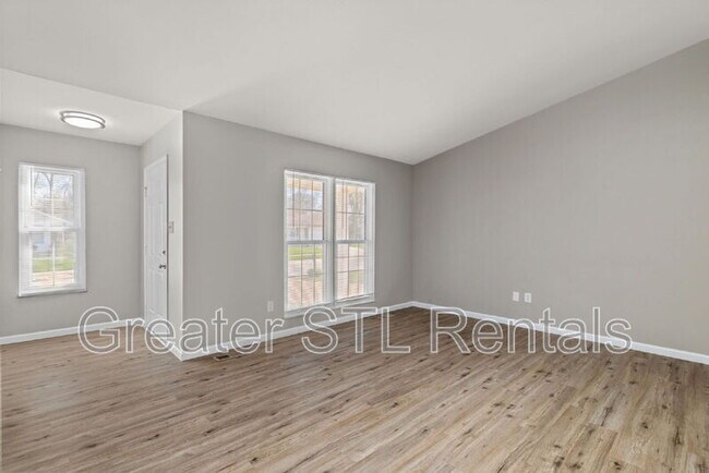 Building Photo - 208 Laurelwood Dr