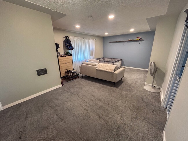 Building Photo - 3685 Ivanhoe St