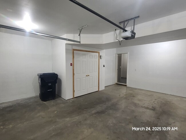 Building Photo - 3 Bedroom Townhome for Rent in Waynesboro