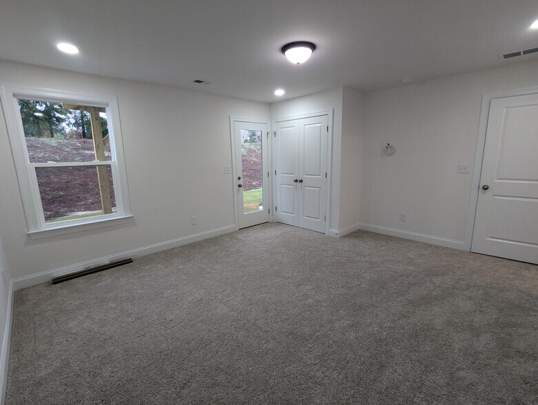 Building Photo - Room in Townhome on Walnut Hill Rd NW