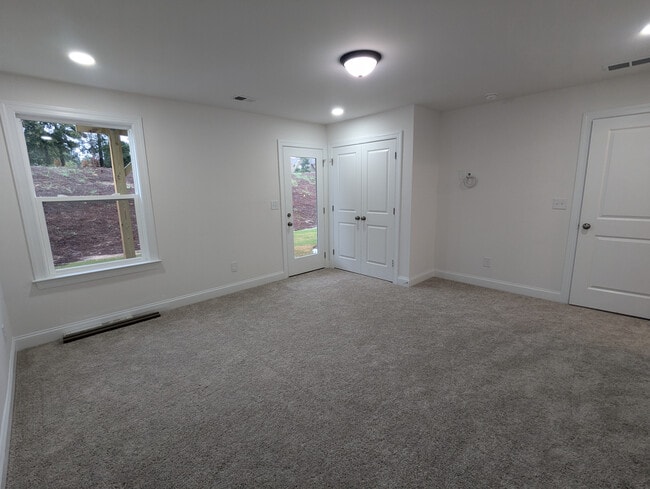 Building Photo - Room in Townhome on Walnut Hill Rd NW