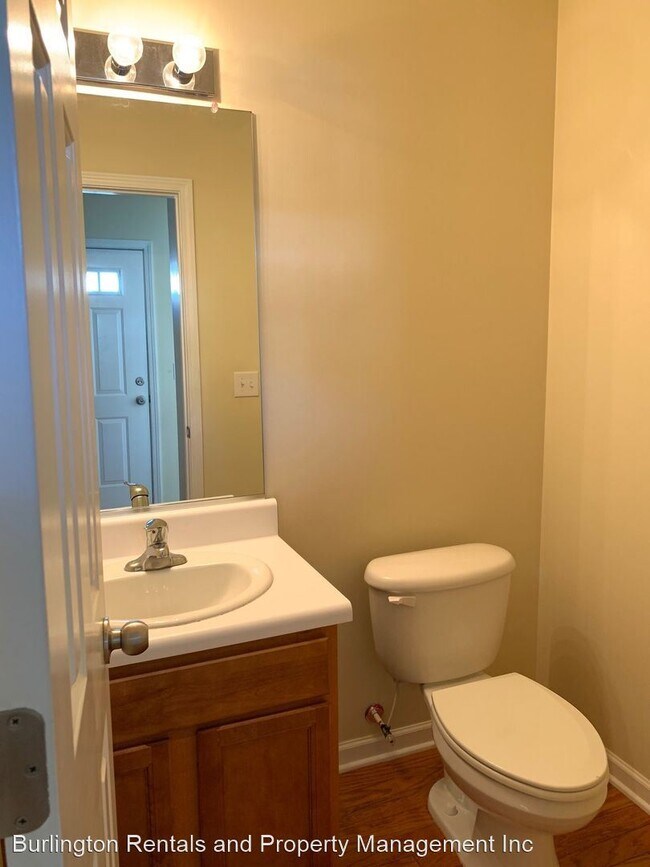 Building Photo - 2 br, 2.5 bath House - 646 Cairn Circle