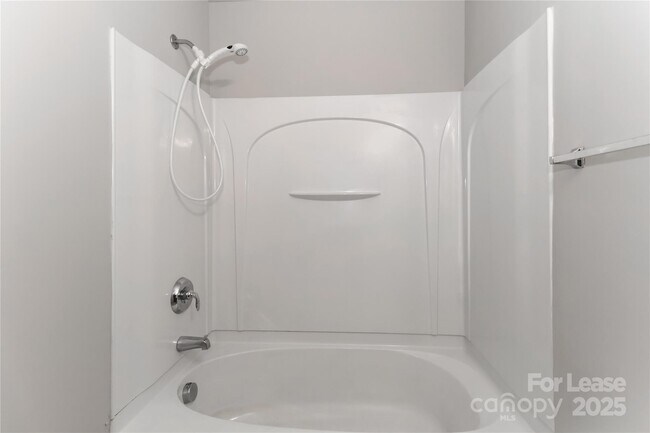 Building Photo - 153 Marakery Rd