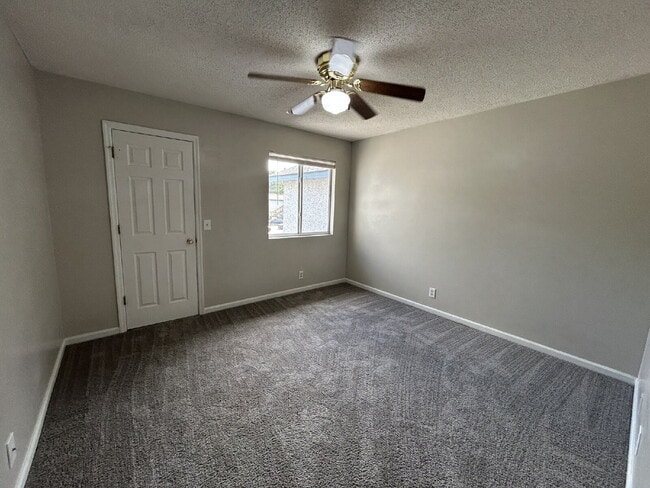 Building Photo - Apartment for Rent