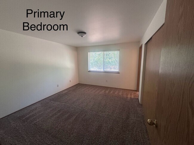 Building Photo - K74-LO Duplex
