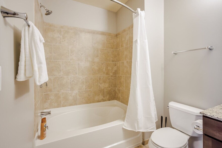 Building Photo - 121 E Freedom Way