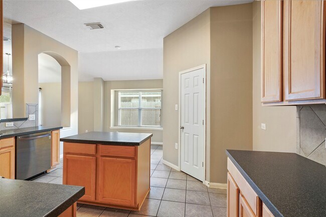 Building Photo - 6903 Summer Bridge Ln