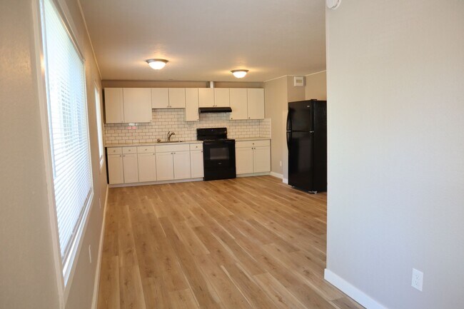 Building Photo - r1500VDuplex