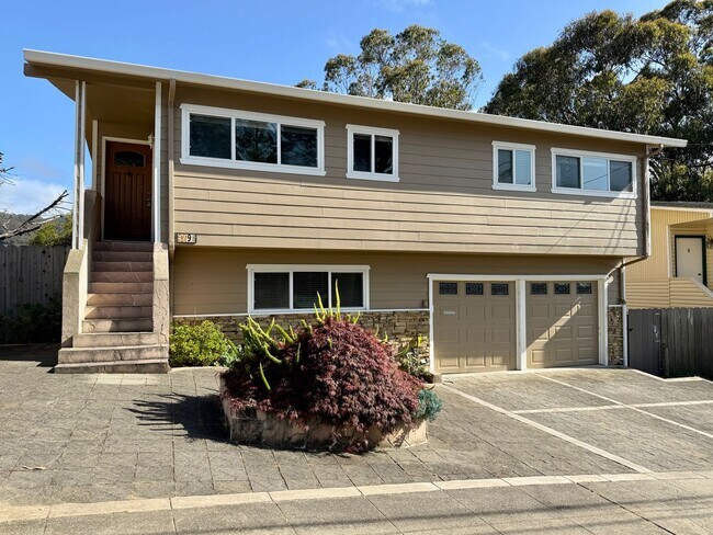 Primary Photo - Gorgeously Updated 4-Bed/3-Bath Home & Ent...