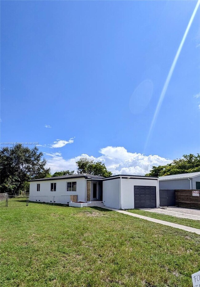 Primary Photo - 340 NW 132nd St