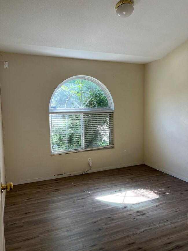 Building Photo - Coming Soon! Charming 3-Bedroom, 2-Bath Ho...