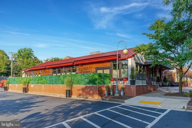 Building Photo - 136 S Virginia Ave