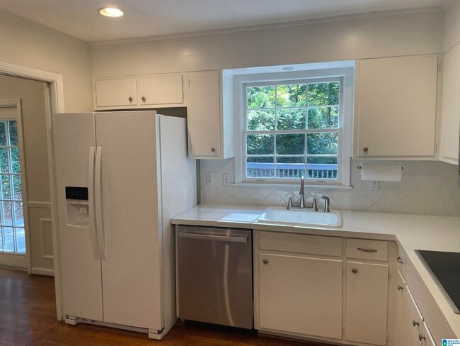Building Photo - 3801 Rockbrook Cir