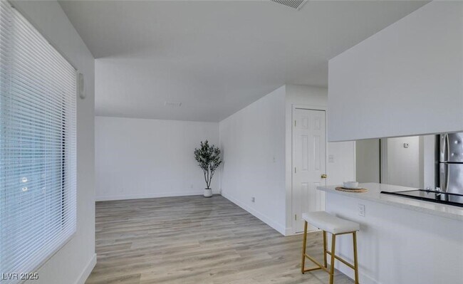 Building Photo - 6932 Kilgore Dr