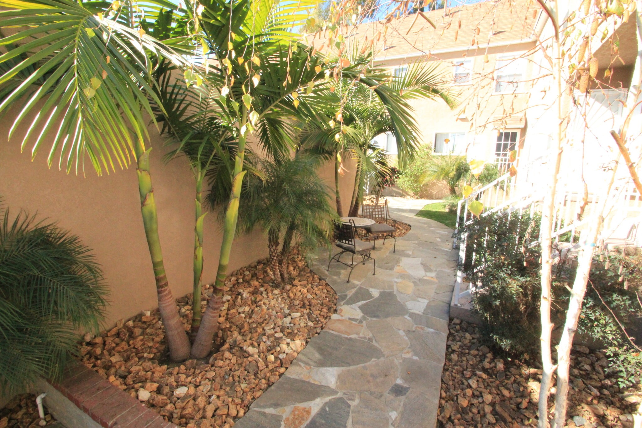 Building Photo - 5808 Edgemar Ave