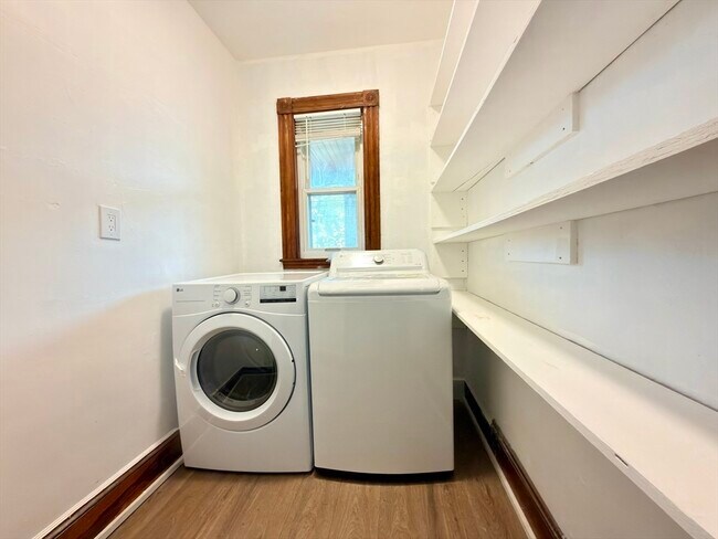 Building Photo - 18 Harold Park