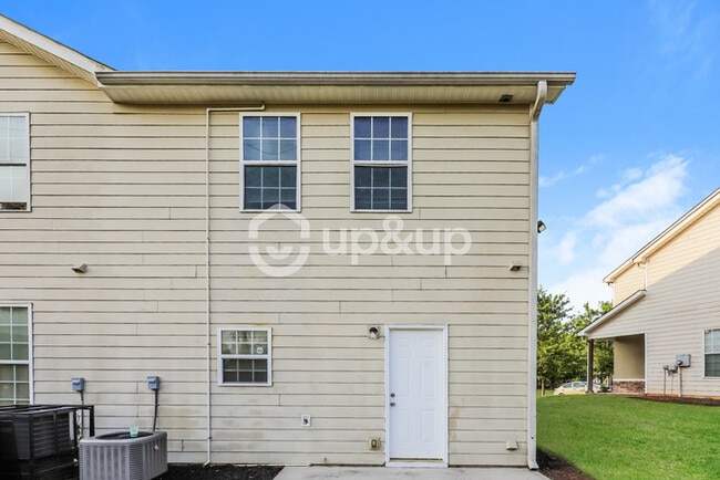 Building Photo - Fantastic 4bd/2.5ba home! Let yourself in!