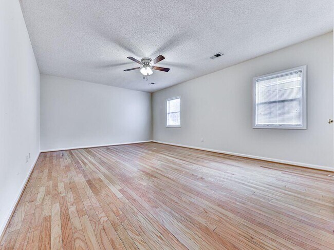 Building Photo - 3007 Clove Tree Ln