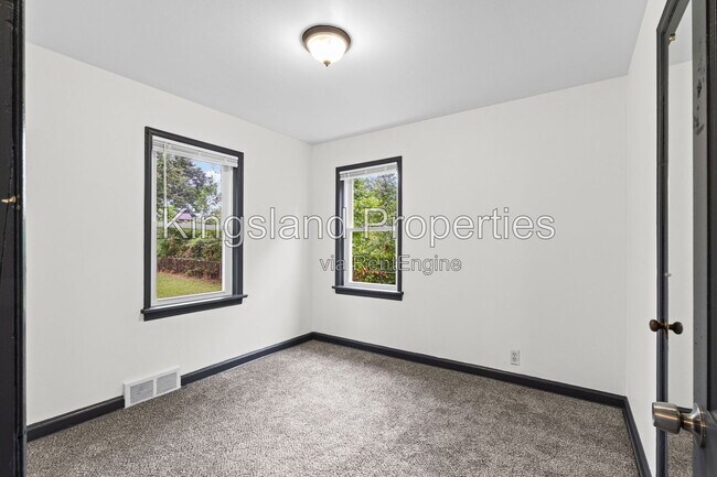 Building Photo - 9169 Newby St