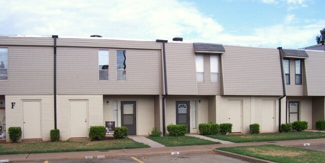 Building Photo - 1400 N Perkins Rd
