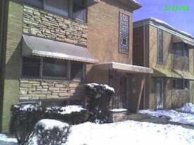 Building Photo - 5869 N Nagle Ave