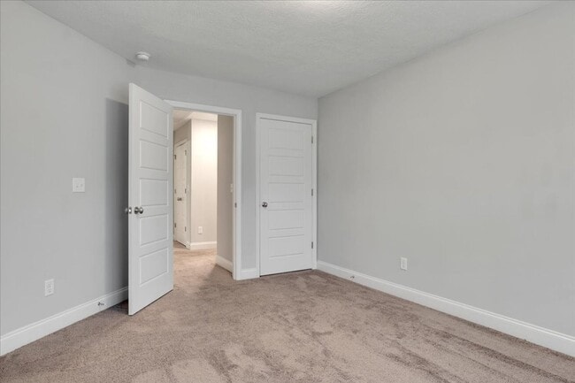 Building Photo - 1883 BEAUTIFUL HOME