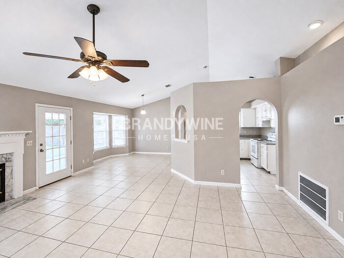 Building Photo - 7768 Rockridge Dr W
