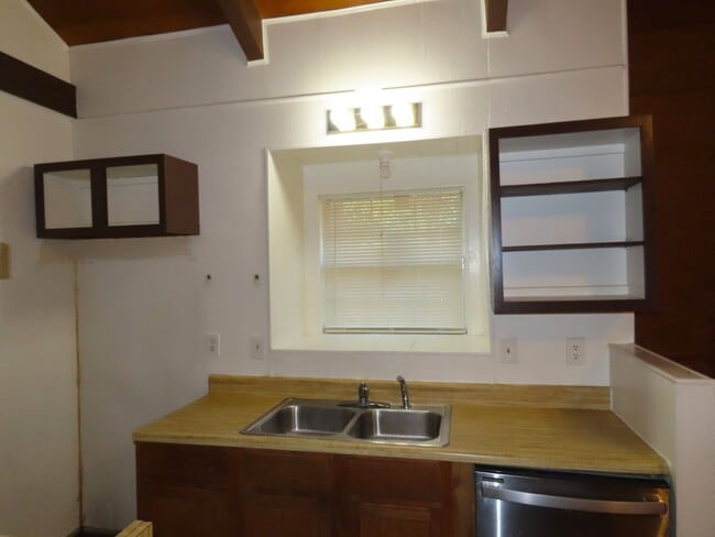 Building Photo - Bullard - Modest 2 Bedroom House on Tree-Shaded Lot