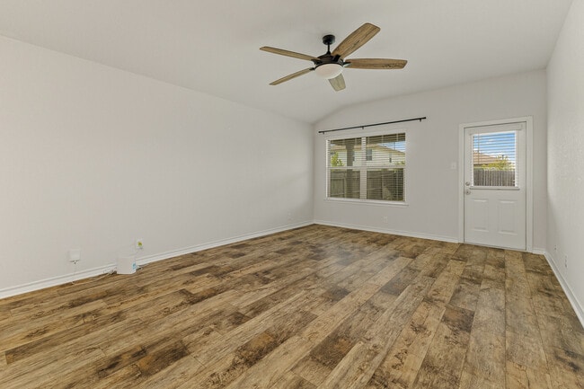 Building Photo - 919 Brown Thrasher
