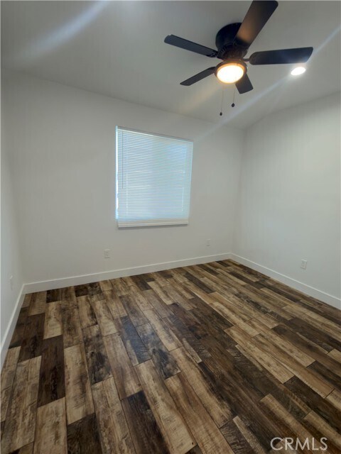 Building Photo - 521 W 78th St