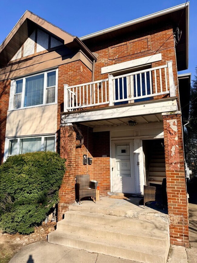 Building Photo - 6407 Bartlett St