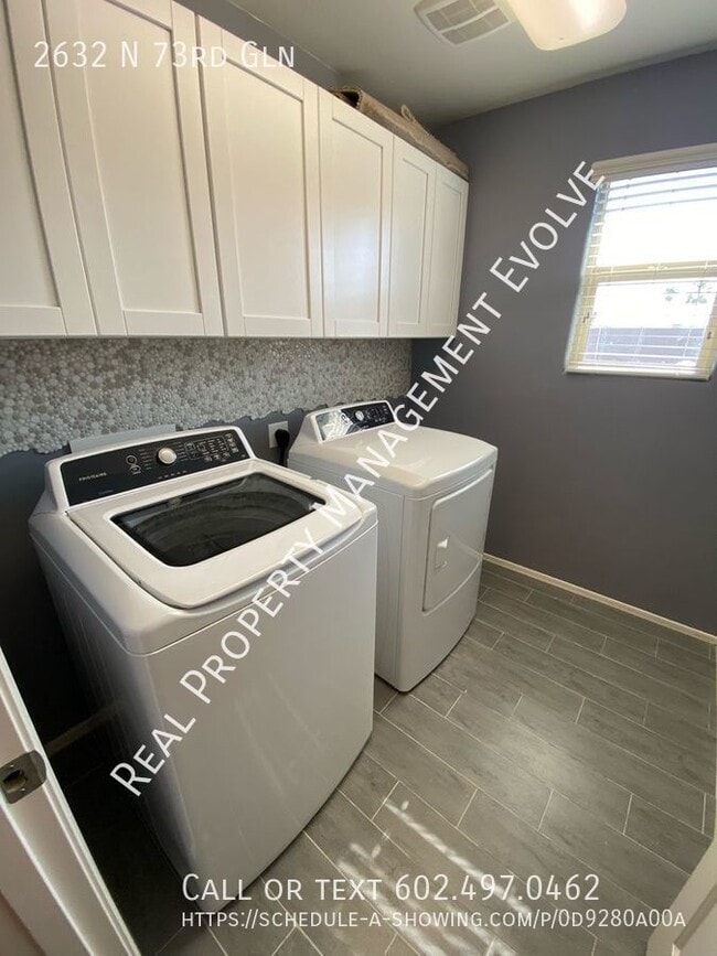 Building Photo - COME TOUR TODAY!