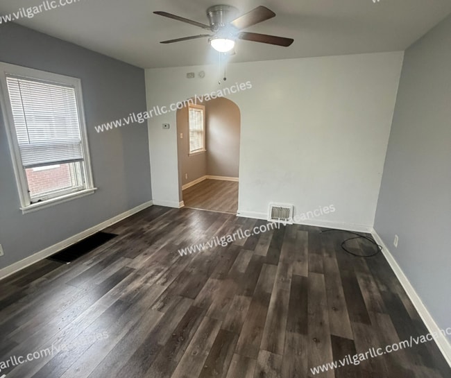 Building Photo - 511-511 169th St