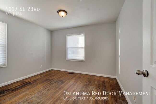Building Photo - 4017 SE 23rd St
