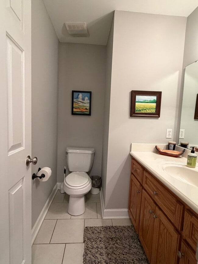 Building Photo - Carolina Lakes Gated Community!!