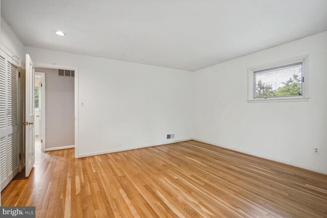 Building Photo - 1063 Carper St