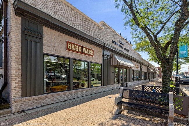 Building Photo - 1300 Maryland St