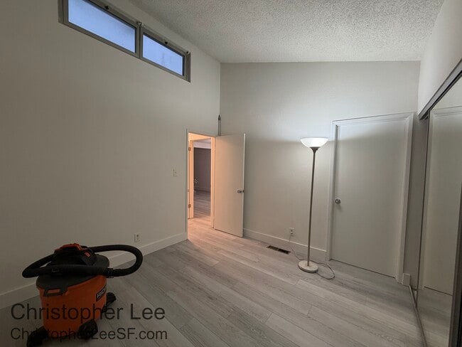 Building Photo - 3839 Radburn Dr