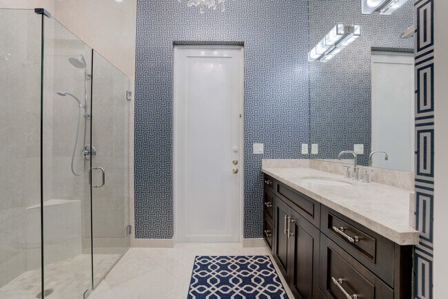 Building Photo - 131 Carmela Ct