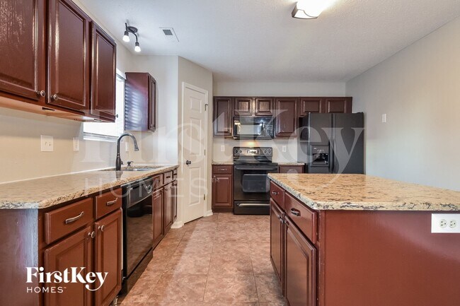 Building Photo - 5004 Emberly Dr
