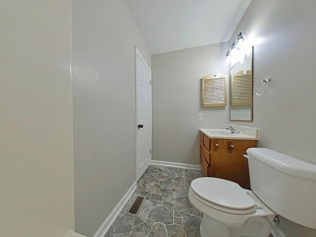 Building Photo - 6449 Kelmscot Ct