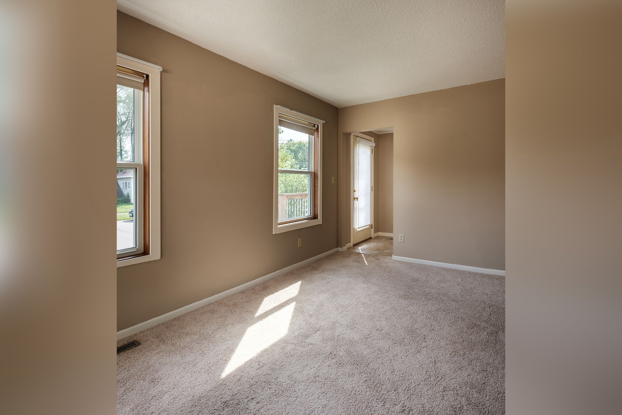Entry and Living Room - 525 8th St NW