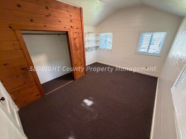 Building Photo - AVAILABLE NOW - Two Blocks From Poly - 2 Bed / 1 Bath