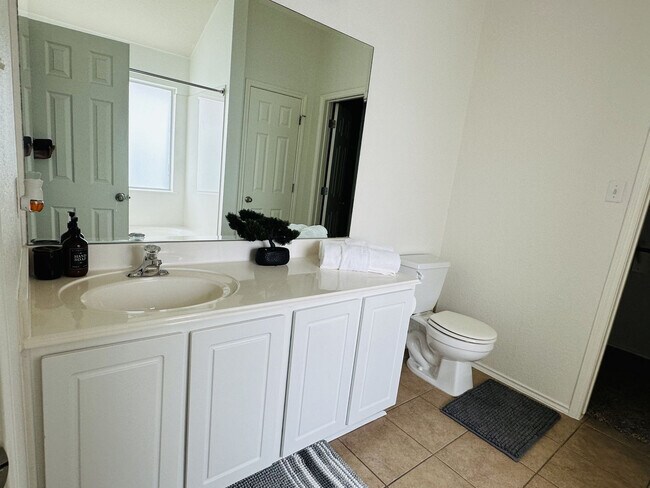 Building Photo - 3640 Sandy Brook Dr