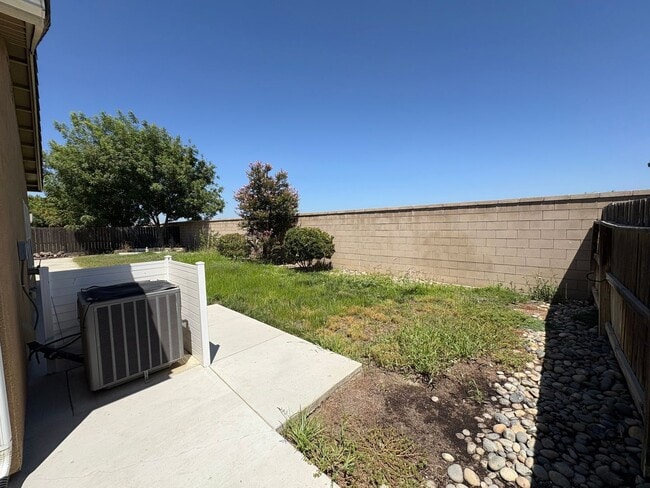 Building Photo - 1562 National Dr